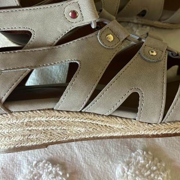 Eurosoft by Sofft Espadrille Gladiator suede and jute wedges - Picture 7 of 7